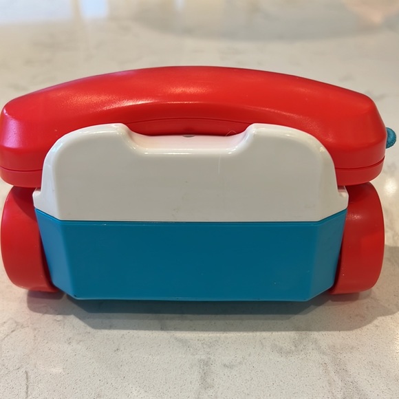 🎁 4/$25 - FISHER PRICE telephone pull toy - Picture 6 of 6